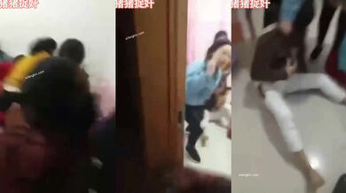 抓奸集锦-特精甄选第一现场街头扭打吃瓜围观 赤裸裸床上被逮还有被割屌的 各色良家女神狼狈瞬间 (150)