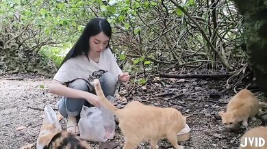 “限定辣度寫真”巨乳女神飄飄暴力撕破絲襪衣_胸托_兔女郎色氣滿點阿嘿顏香蕉本的尺度喔